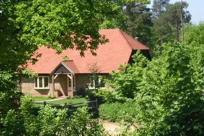 Image de Yaffle Cottage. Confort de la maison dans un endroit boisé idyllique