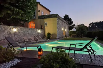 Image de Cottage avec piscine près de la plage
