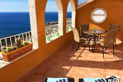 Image de Bel appartement avec de superbes vues panoramiques sur la mer WiFi gratuit