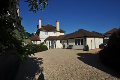 Image de Maison Familiale Contemporaine 7 Chambres Nr Southbourne Beach