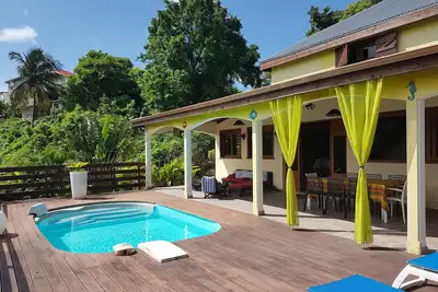 Image de Villa Mascotte avec piscine et salle de jeux sur les hauteurs du Gosier