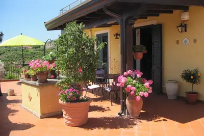 Image de Mascali: \"Il casale degli aranci\" maison \/ villa avec jardin- 3 pièces - 2\/5 personnes