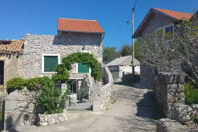 Image de Chalet calme dans le vieux village près de la mer