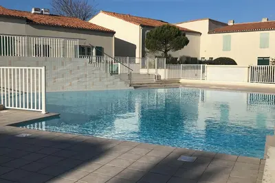Image de Grand et beau 2 pièces avec piscine, wifi, terrasse et parking privé