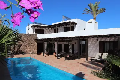 Wellness Villa Luxe - Heated Pool - Steam Room - WiFi Netflix Sonos Trop Garden