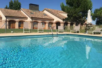 Image de La Casona del Tormes. Loisirs, nature et golf à 15 minutes de Salamanque.