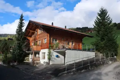 Image de Appartement confortable avec une belle vue, endroit calme.