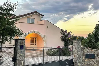 Image de Idylle naturelle avec vue sur la mer de la baie de Kvarner, à 5 km d'Opatija