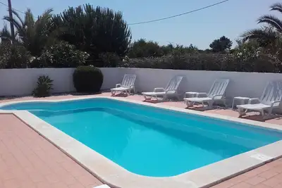 Belle villa individuelle de 3 chambres avec piscine privée plein sud