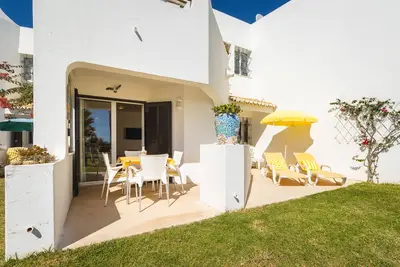 Image de Clube Nautilus, bel appartement dans le jardin tropical sur la plage u. mer