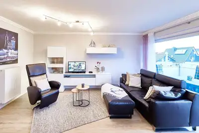 Image de Appartement confortablement équipé près de la plage avec balcon, parking et WiFi