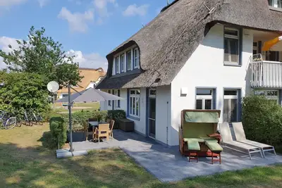 Image de Toit de chaume, 2 étages, 82m², terrasse privée, WiFi, 6 personnes, 2 chambres, grande salle de bain,
