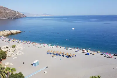 Image de Bel appartement de plage, vue fantastique sur la mer, accès internet wifi gratuit, A \/ C!