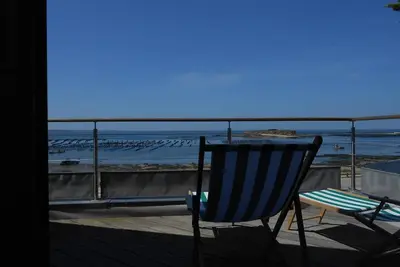 Image de Face A La Mer : Villa \"Les Morgates\". \nPour 2 Ă 8 personnes.