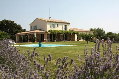 Image de Belle Maison avec piscine, vue imprenable, Entre Avignon/Nîmes pour 6 p.