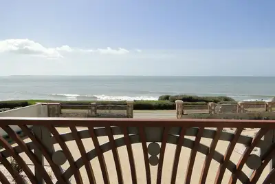 Image de L'Amarée - Maison d'architecte de 1872, refaite à neuf, face Mer: soleil, calme