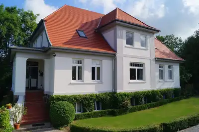 Image de Grand appartement familial dans une élégante villa de campagne (1923) m. jardin