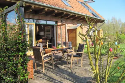 Image de Top: maison de vacances dans un endroit fantastique, grand terrain, sur le lac Schaal.