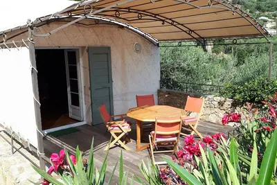 Image de Charmant Appartement avec jardin, au calme, vue mer et montagne, 4 pers.