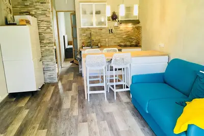 Image de F2 moderne + Jardin + piscine 16m donnant sur le Golf de la grande motte
