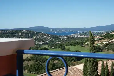 Image de luxueux appartement plein -sud