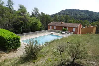 Image de Villa indépendante Climatisée, avec piscine non partagée et cuisine d'été.