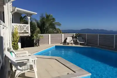 Image de F2 en Rdj d'une villa créole avec vue panoramique mer