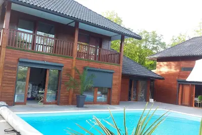 Image de Charmante et authentique maison en bois dans un lieu calme et magique