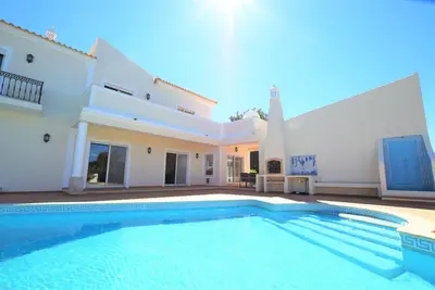 Image de Magnifique villa de 5 chambres (10 lits) à Almancil, toute proche des plages