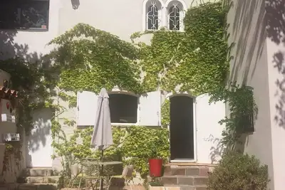 Image de Agréable T3 dans une propriété protégée avec grand jardin et terrasse! Soleil!