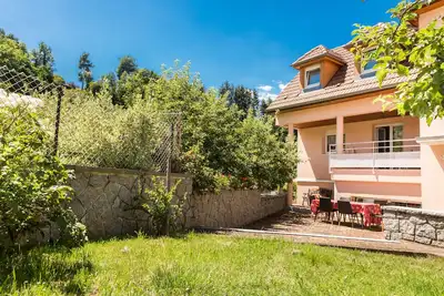 Image de Maison mitoyenne campagnarde, à 10min des pistes, au pied des montagnes