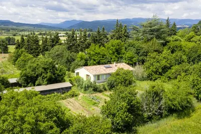 Image de Le Serre                 Gîte en Haute Provence, pays de Giono et des étoiles