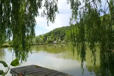Image de Petit coin pour pécheurs et randonneurs, le calme la détente à la campagne.