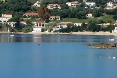 Image de Villa individuelle, vue extra, terrain 8500m2, Ă 100m plage.