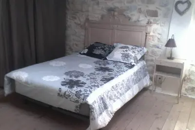 Image de Agréable Maison en pierres gorges Ardèche