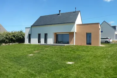 Image de Maison contemporaine avec vue sur l'océan à 2 pas de la lande et de ses sentiers