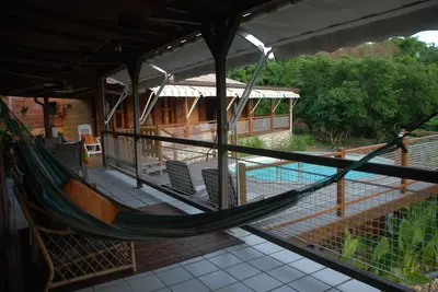 Image de Villa créole en bois dans un quartier résidentiel calme proche de la plage