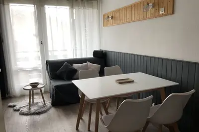 Image de Appartement Les Menuires - Accès immédiat aux pistes - Pour famille 4 personnes.