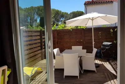 Image de Beau 2 pieces ensoleillée, 300m\/mer, grande terrasse, wifi