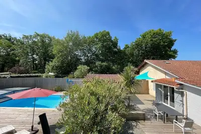 Image de Proche Soulac/mer, maison  3 ch, 6 couchages, piscine couverte chauffée