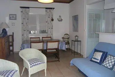 Image de Petite maison de famille en bord de mer.