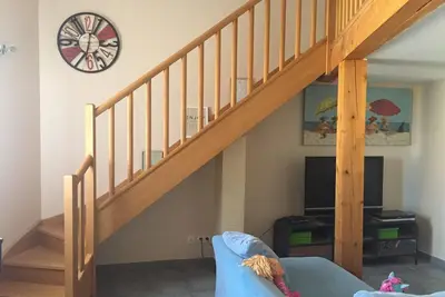 Image de Apt lumineux, cosy, climatisation, famille. 80m2, 3 chambres, garage privé