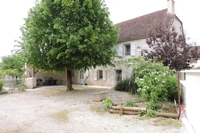 Image de Maison entre Quercy et Périgord avec piscine couverte, calme et reposante