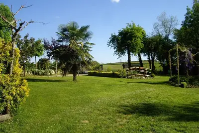 Image de Gîte rural 'les chênes' à la campagne dans un cadre calme