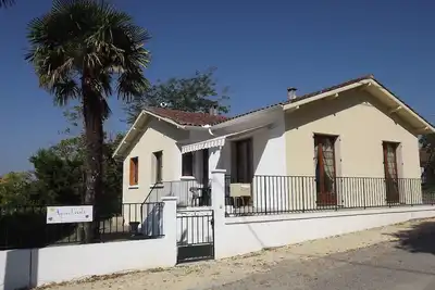 Image de Maison individuelle dans vieux village du Gers à Courrensan