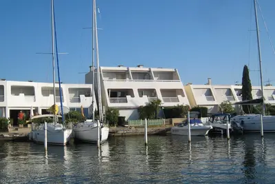 Image de Port Camargue, Appartement dans résidence Marina avec vue sur port de plaisance