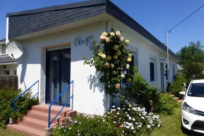 Image de Maison  avec Jardin clos et près de la mer.