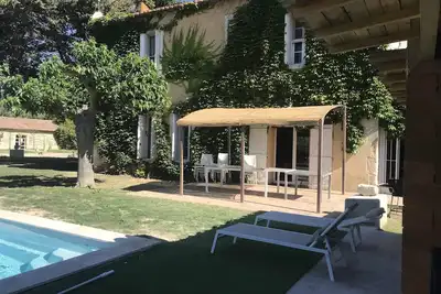 Image de Belle Bastide plein sud avec jardin et piscine privés, beaucoup de charme