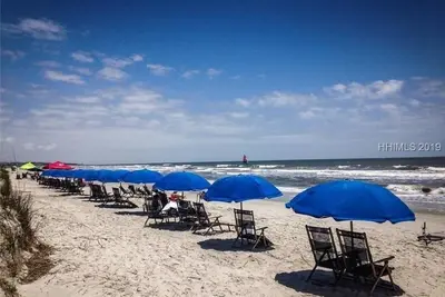 Image de \"Belle villa mise à jour! ! Étapes pour les piscines et la plage W / tonnes de commodités! !