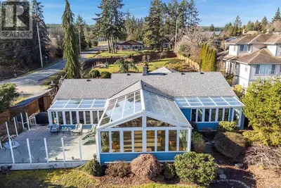 Image de Spectaculaire Blue Dolphin Walk-on Waterfront Home Away from Home
